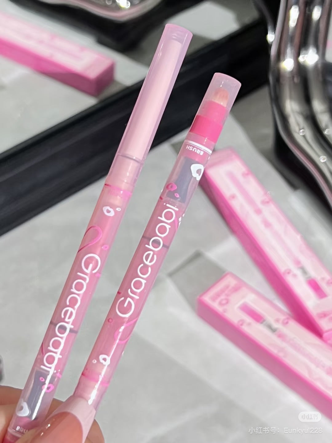 Gracebabi 嘟嘟唇线笔