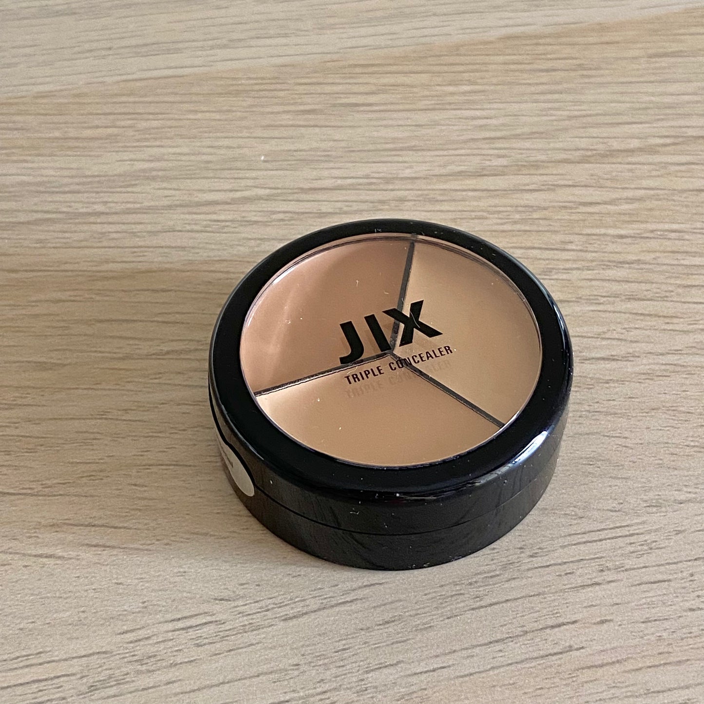 油皮混油皮！JIX 遮瑕膏